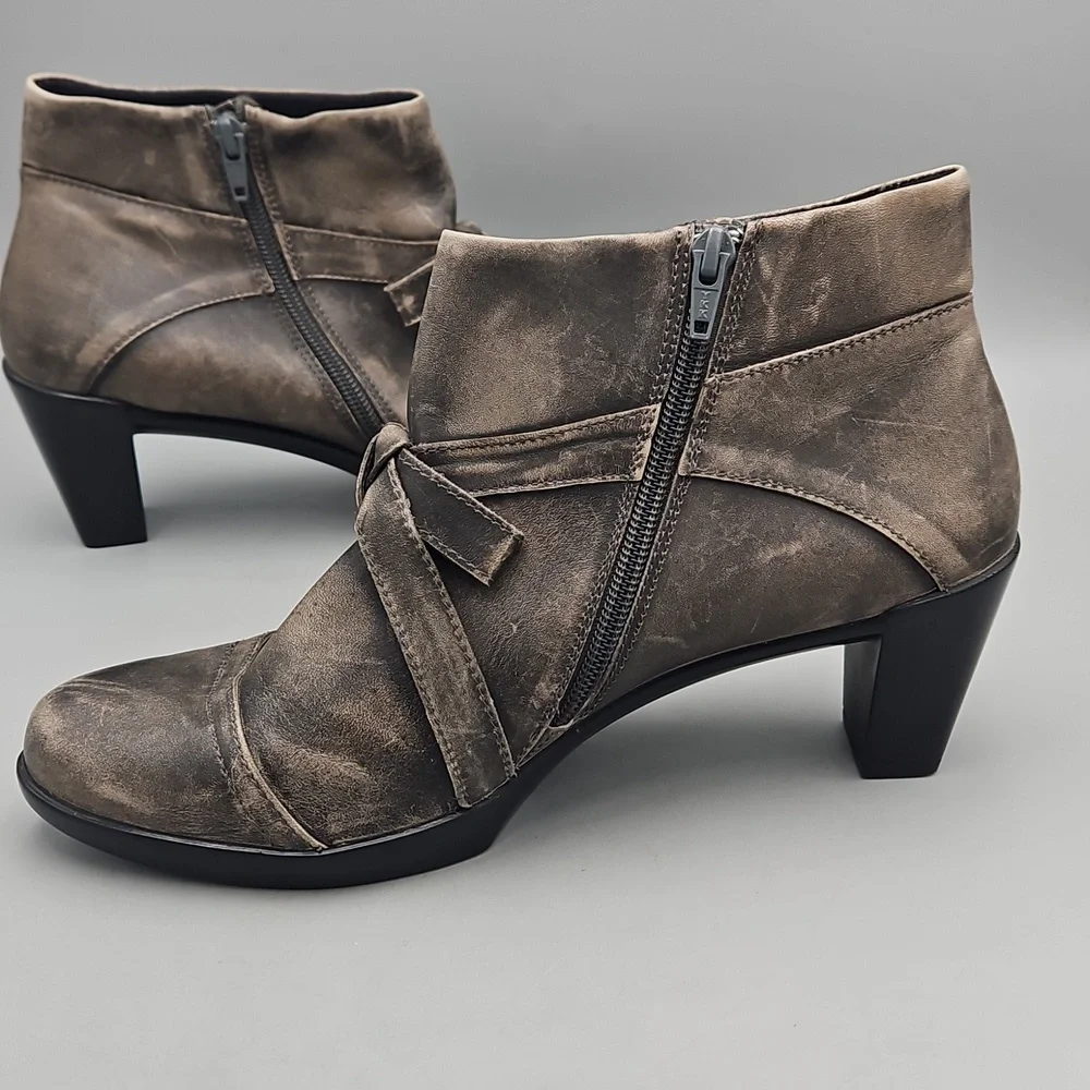 Women’s Naot Vistoso Leather Booties - Size 40.5 (9.5) Distressed Grey